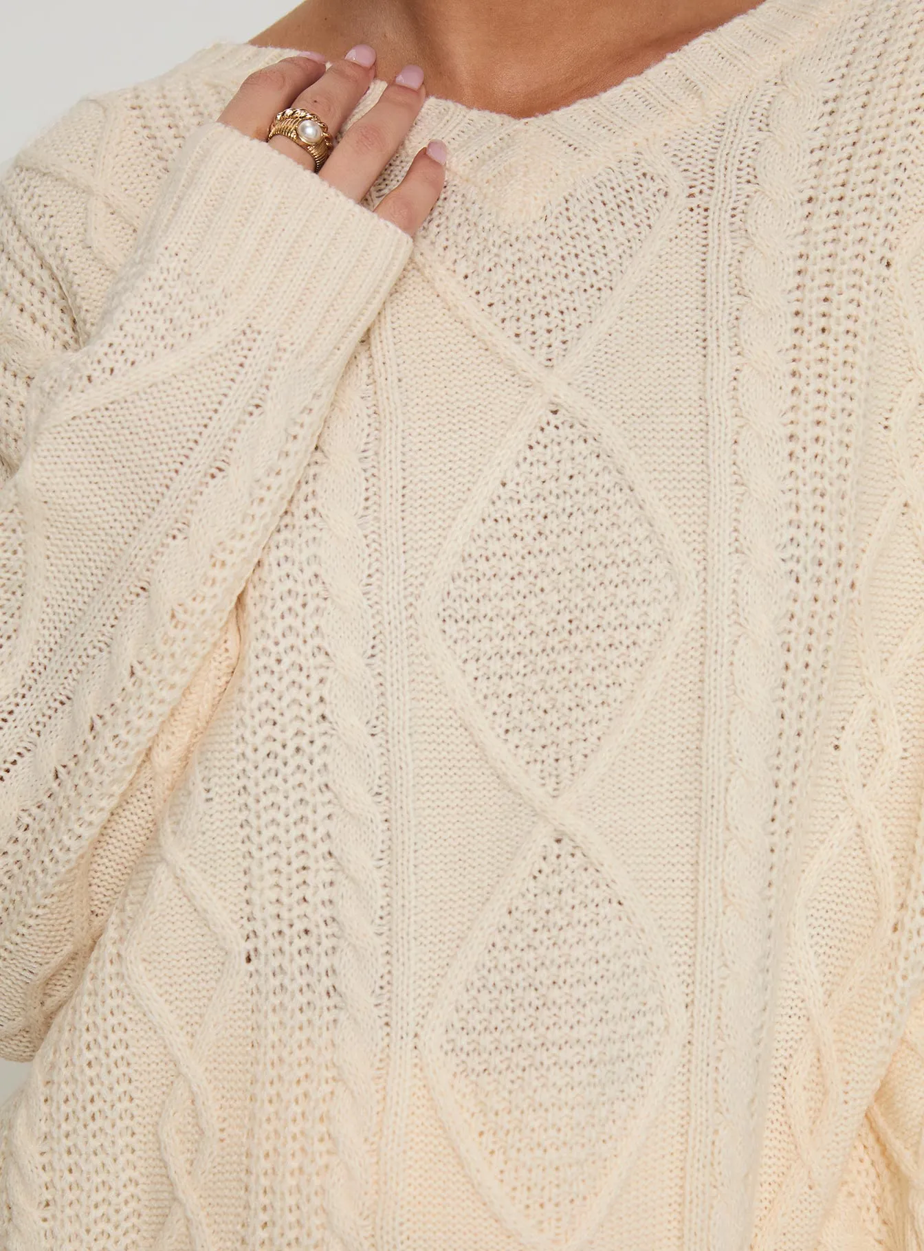 Homey Cable V Neck Sweater Cream