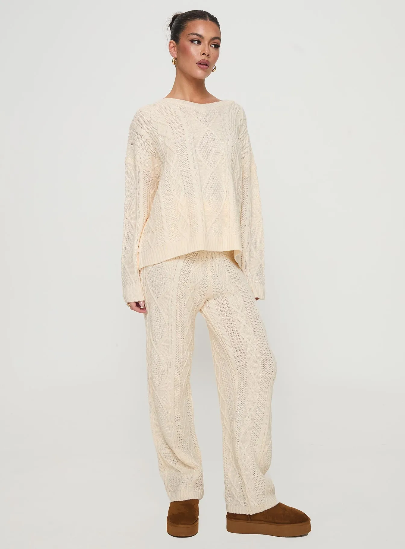 Homey Cable V Neck Sweater Cream