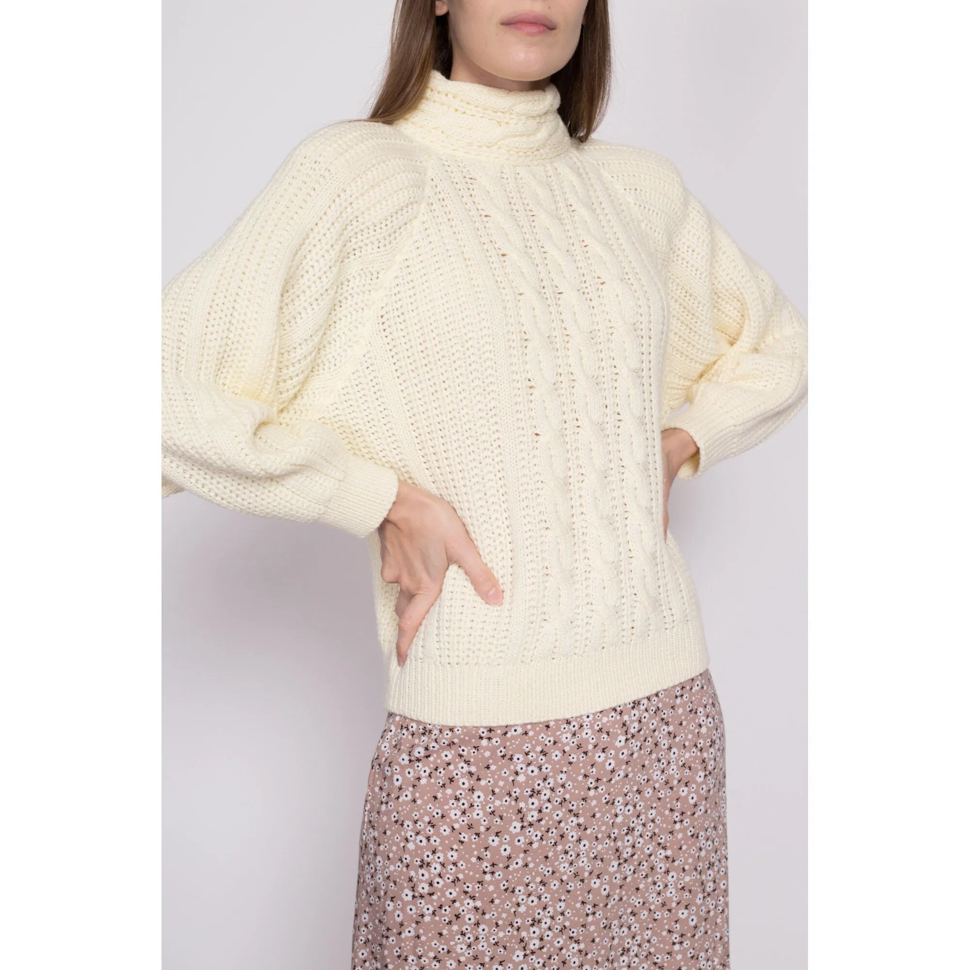 Medium 80s Cable Knit Turtleneck Sweater