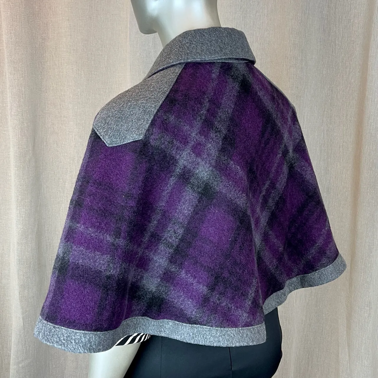 TIMELINE WOOL CAPE | Purple Plaid.Slate